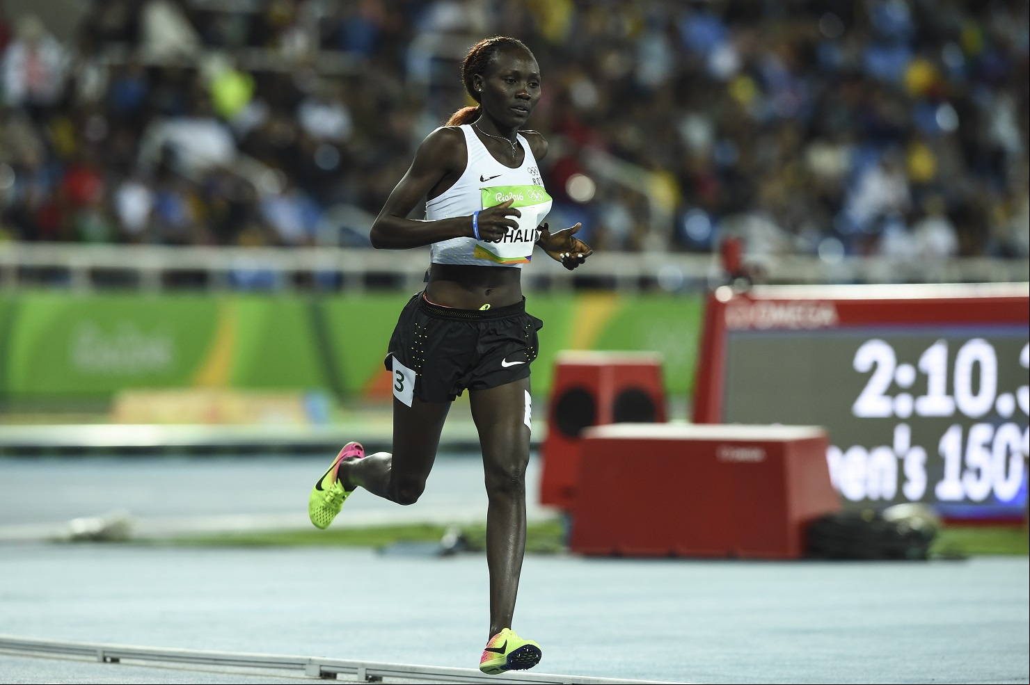 Atleta refugiada Anjelina compete na Olímpiada Rio 2016 Atleta refugiada Anjelina disputa corrida de 1500 metros no Rio 2016