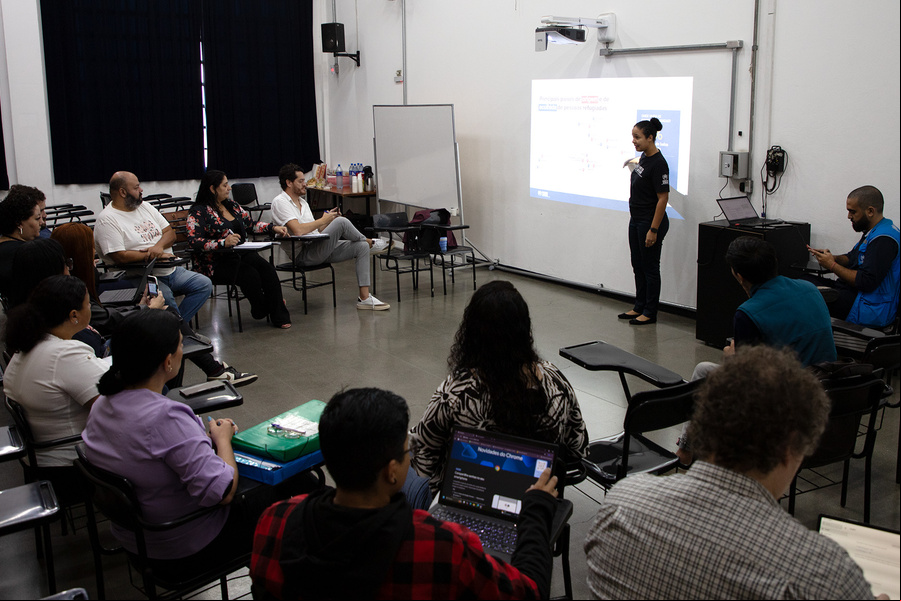 Treinamento realizado nesta sexta buscou promover o debate sobre abordagens humanizadas a pessoas que am pelo Posto em Guarulhos Treinamento realizado nesta sexta buscou promover o debate sobre abordagens humanizadas a pessoas que am pelo Posto em Guarulhos