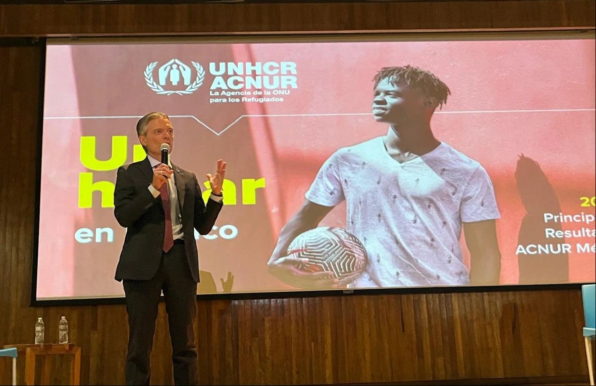 Giovanni Lepri, Representante de ACNUR en México, presenta el informe de actividades de ACNUR en el país relativo a 2024, en el Centro Cultural Universitario Tlatelolco, en la Ciudad de México.